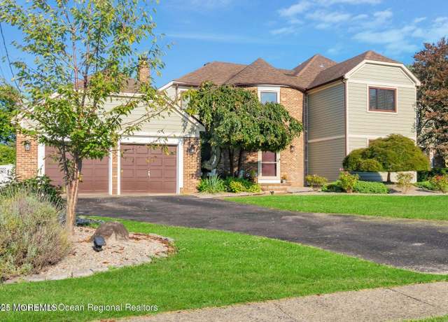 Property at 453 Sloping Hill Ct, Brick, NJ 08723, 5 beds, 2.5 baths