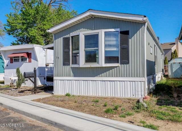 Property at 19 Mary Ann Ct, Hazlet, NJ 07734, 2 beds, 1 bath