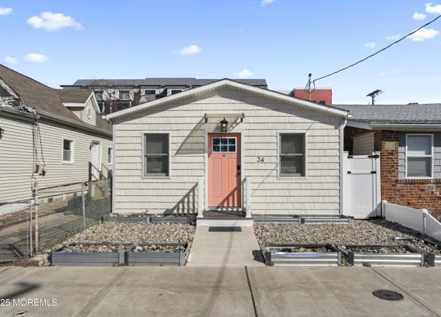 Property at 24 Highland Ave, Keansburg, NJ 07734, 3 beds, 2 baths