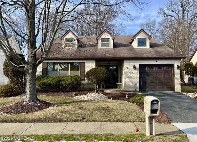 Property at 114 Murray Hill Ter, Marlboro, NJ 07746, 4 beds, 3 baths