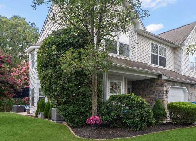 Property at 13 Saratoga Ct, Tinton Falls, NJ 07753, 3 beds, 2.5 baths