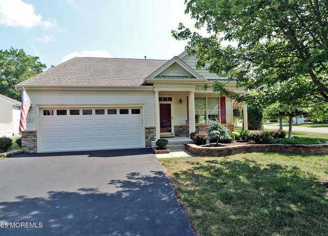 Property at 70 Heritage Point Blvd, Barnegat, NJ 08005, 3 beds, 3 baths