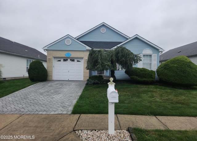 Property at 10 Cardigan Dr, Toms River, NJ 08757, 2 beds, 2 baths