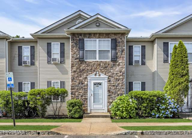 Property at 106 Aspen Ct, Lakewood, NJ 08701, 3 beds, 2.5 baths