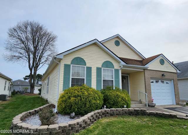 Property at 25 Portsmouth Dr, Toms River, NJ 08757, 2 beds, 2 baths