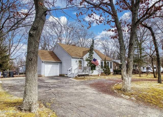 Property at 1670 Forge Pond Rd, Brick, NJ 08724, 5 beds, 2 baths