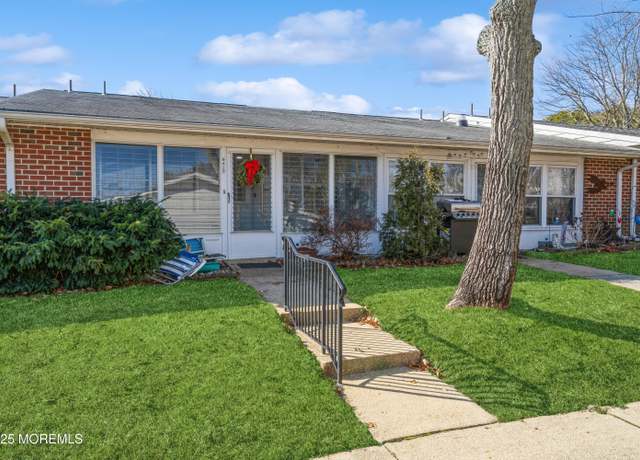 Property at 842 Inverness Ct Unit B, Lakewood, NJ 08701, 2 beds, 1 bath
