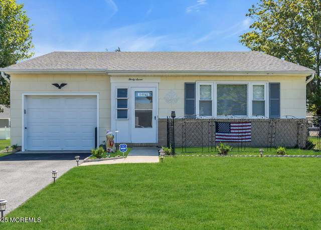 Property at 37 Carlisle Rd, Toms River, NJ 08757, 2 beds, 1.5 baths