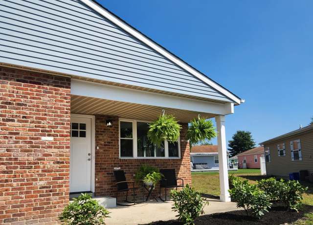 Property at 18 Morongo Ct, Toms River, NJ 08757, 2 beds, 2 baths