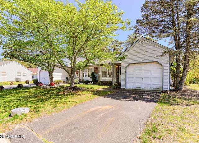 Property at 11B Greenwood Ln, Whiting, NJ 08759, 2 beds, 1 bath