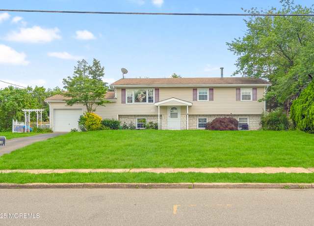 Property at 353 Cokes Dr, Toms River, NJ 08753, 4 beds, 1.5 baths