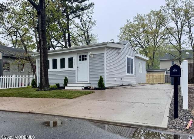 Property at 2114 Patton Rd, Toms River, NJ 08753, 2 beds, 1 bath