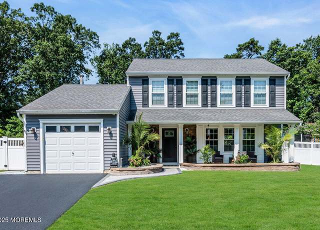 Property at 77 Oak Glen Rd, Toms River, NJ 08753, 3 beds, 2.5 baths