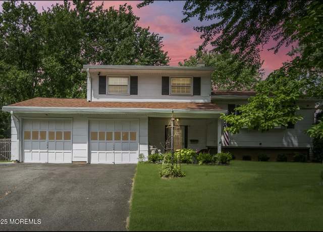 Property at 22 Colonial Dr, Matawan, NJ 07747, 3 beds, 1.5 baths
