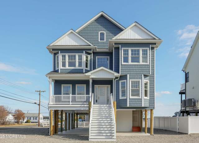 Property at 25 Sage Rd, Toms River, NJ 08753, 5 beds, 4 baths