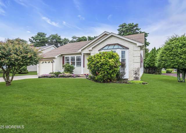 Property at 122 Westport Dr, Toms River, NJ 08757, 2 beds, 2 baths