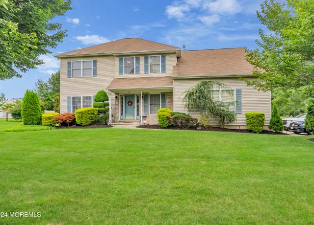 Property at 1601 Thames Way, Toms River, NJ 08755, 4 beds, 3.5 baths