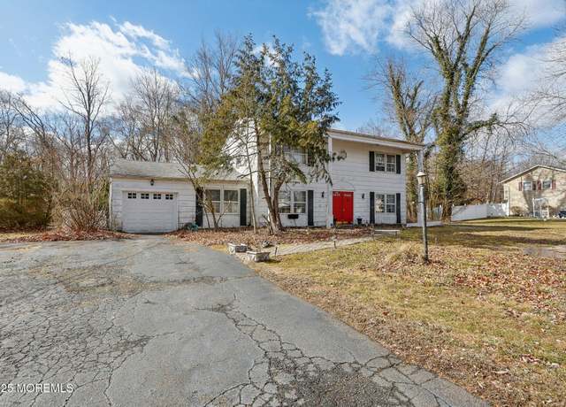 Property at 28 Whittier Dr, Manalapan, NJ 07726, 4 beds, 2.5 baths