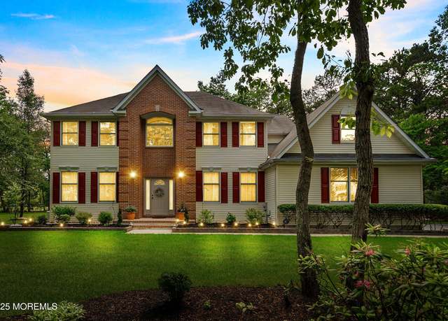 Property at 2 Kyle Ct, Jackson, NJ 08527, 4 beds, 2.5 baths
