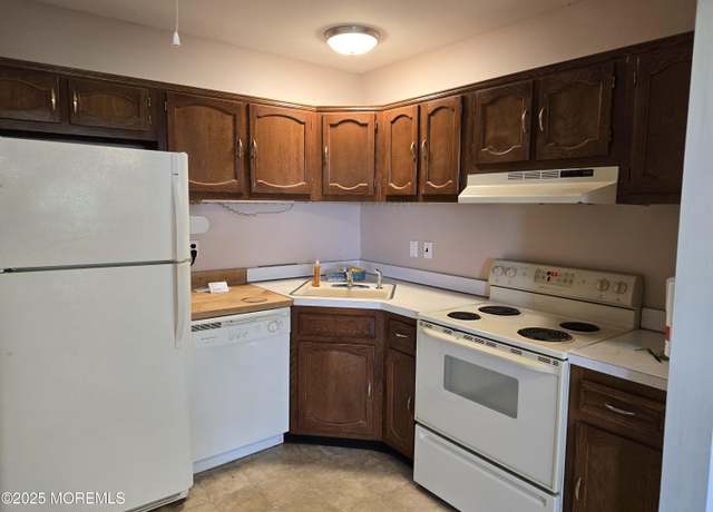 Property at 6 D Hancock Dr, Whiting, NJ 08759, 1 bath