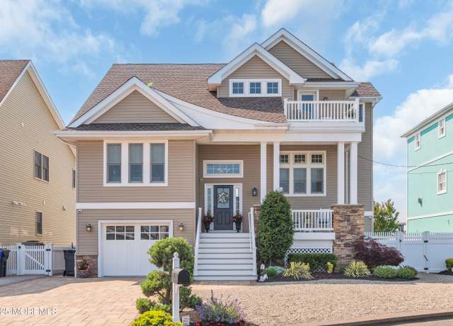 Property at 26 Obispo Dr, Brick, NJ 08723, 4 beds, 3 baths