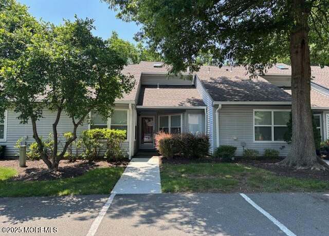 Property at 133 Sunnymede St, Englishtown, NJ 07726, 2 beds, 2.5 baths