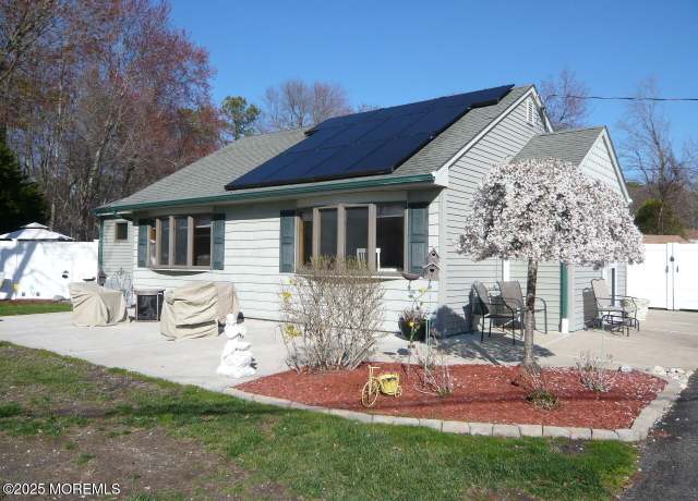 Property at 29 Woodland Dr, Howell, NJ 07731, 2 beds, 2 baths