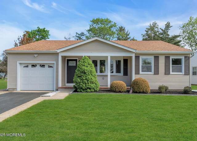 Property at 10 Norfolk Dr, Toms River, NJ 08757, 2 beds, 2 baths