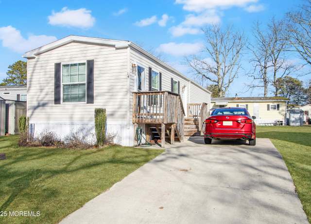 Property at 14 Muskrat Pl, Manchester, NJ 08759, 2 beds, 2 baths