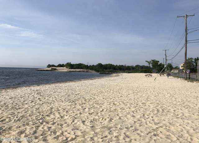 Property at 124 Amherst Dr, Bayville, NJ 08721, 3 beds, 3 baths