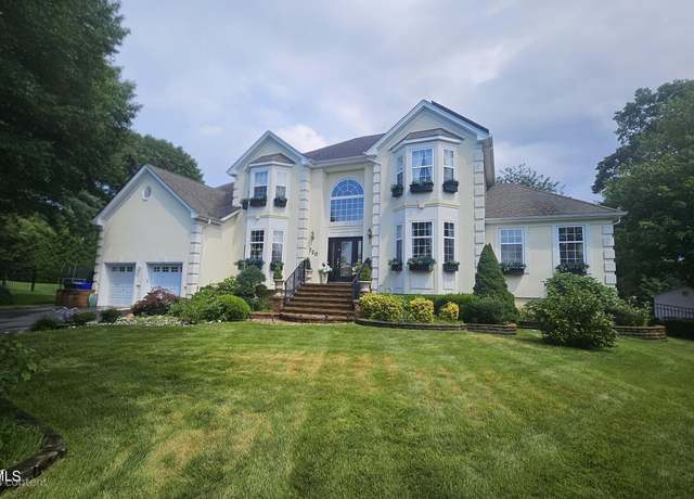 Property at 720 Maidenstone Dr, Brick, NJ 08724, 4 beds, 4 baths