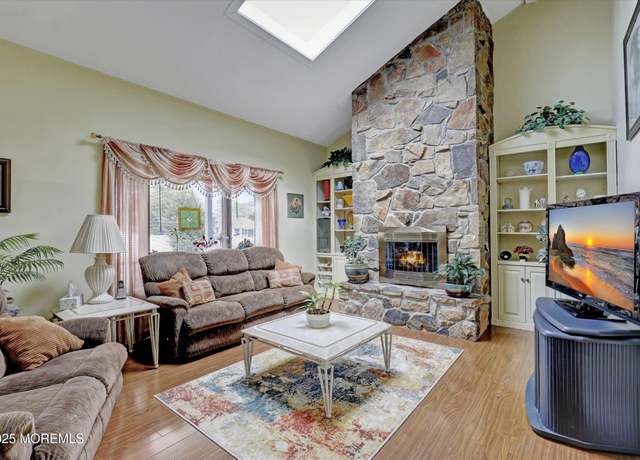 Property at 1500 First Ave, Toms River, NJ 08757, 3 beds, 1.5 baths