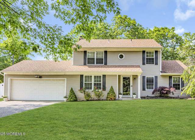 Property at 240 Oak Ln, Manchester, NJ 08759, 4 beds, 1.5 baths