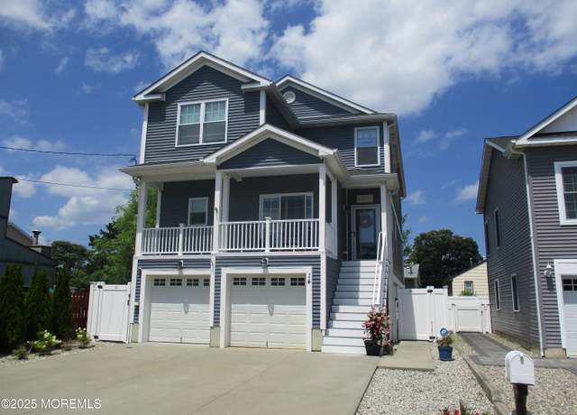 Property at 14 Holly Acres Dr, Brick, NJ 08723, 5 beds, 3.5 baths