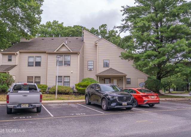 Property at 410 Owls Nest Ct, Jackson, NJ 08527, 2 beds, 1 bath