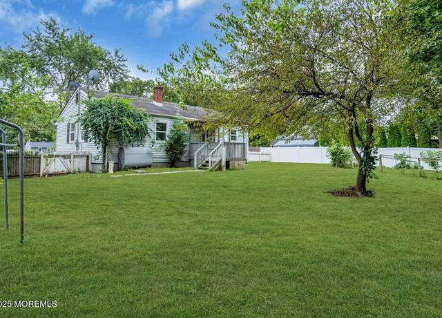 Property at 7 Webster Rd, Toms River, NJ 08755, 3 beds, 1 bath