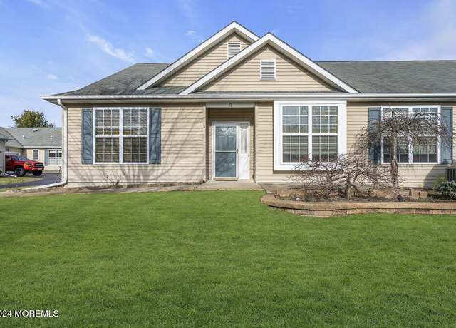 Property at 22 Winkle Ct, Whiting, NJ 08759, 2 beds, 2 baths