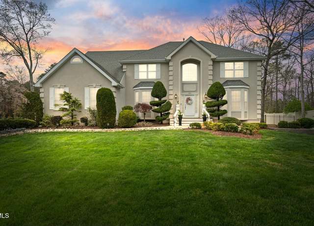 Property at 101 Erin Dr, Jackson, NJ 08527, 5 beds, 2.5 baths