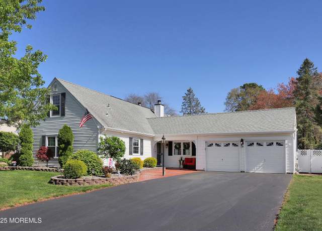 Property at 39 Snowdrift Ln, Howell, NJ 07731, 3 beds, 3 baths