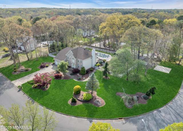 Property at 37 Serendipity Dr, Jackson, NJ 08527, 5 beds, 3 baths