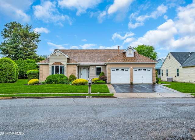 Property at 4 Blyth Ct, Toms River, NJ 08757, 2 beds, 2 baths