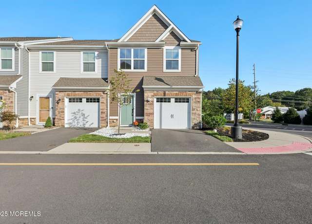 Property at 10 Athens Way, Cliffwood, NJ 07721, 2 beds, 2.5 baths