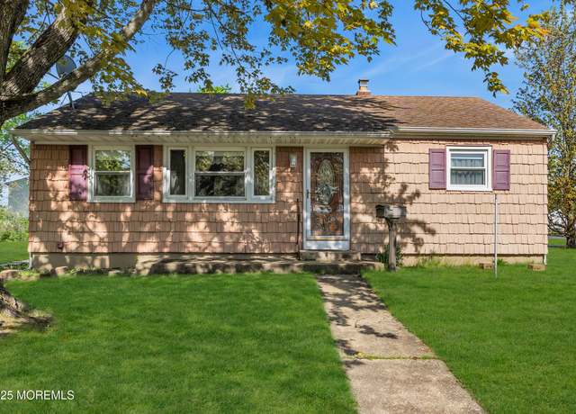 Property at 216 Flack St, Toms River, NJ 08753, 3 beds, 1 bath