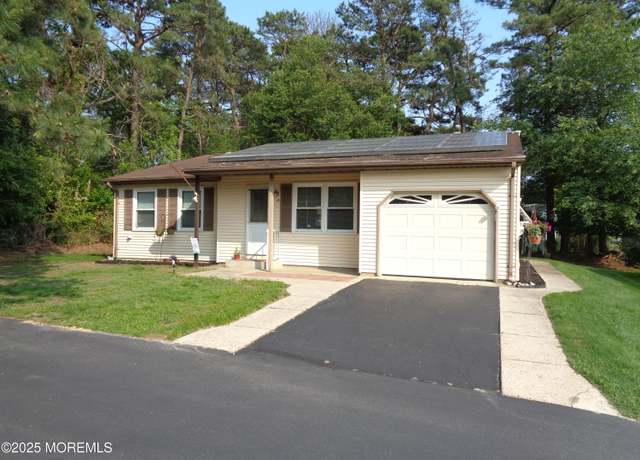 Property at 13 Berry Hill Rd, Whiting, NJ 08759, 2 beds, 1.5 baths