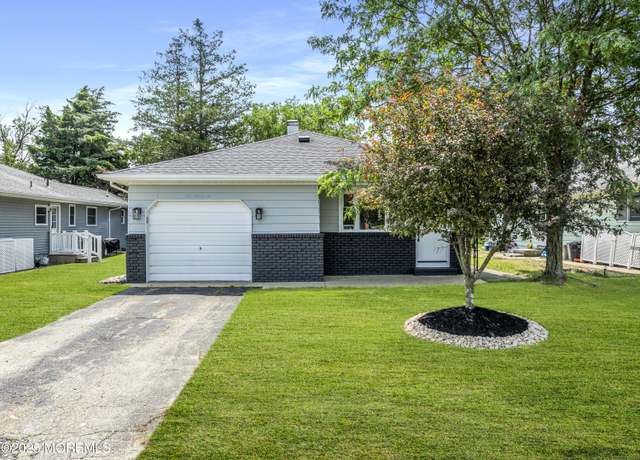 Property at 696 Jamaica Blvd, Toms River, NJ 08757, 2 beds, 1 bath