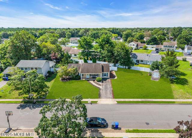 Property at 1083 Bandon Rd, Toms River, NJ 08753, 2 beds, 1 bath