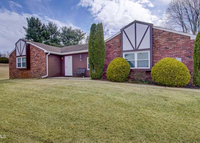 Property at 14 Weston Ct, Marlboro, NJ 07746, 2 beds, 2 baths