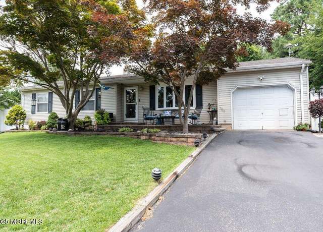 Property at 1325 12th Ave, Toms River, NJ 08757, 3 beds, 2 baths