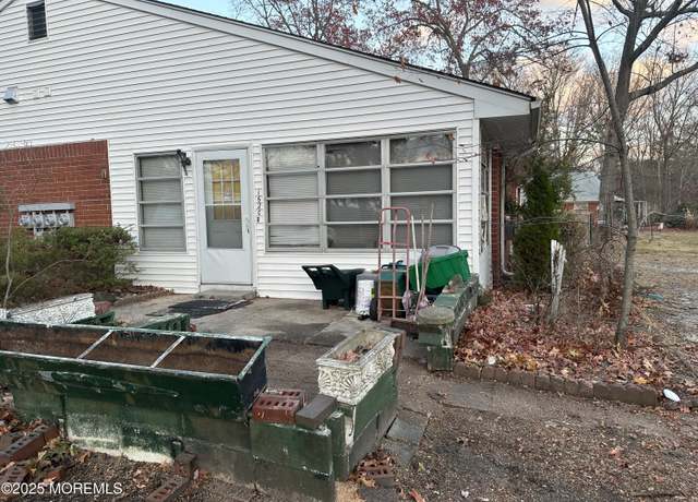 Property at 162C Columbine Ave, Whiting, NJ 08759, 1 bed, 1 bath