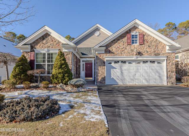 Property at 48 Gables Way, Jackson, NJ 08527, 3 beds, 2 baths